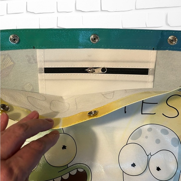 Solar Opposites TV Bag Oversized Backpack San Diego Comic-Con SDCC Collectible - Picture 6 of 10